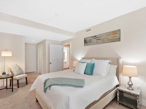 321 Hammond Pond Pkwy 106, Brookline MA 02467