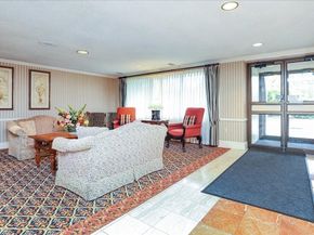 1006 Paradise Rd 3R, Swampscott MA 01907