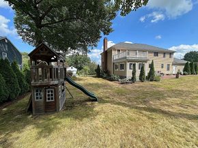93 Brewster Dr, Norwood MA 02062
