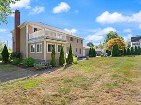 93 Brewster Dr, Norwood MA 02062