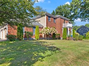 93 Brewster Dr, Norwood MA 02062