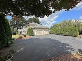 93 Brewster Dr, Norwood MA 02062