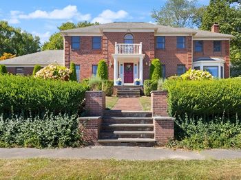 93 Brewster Dr
