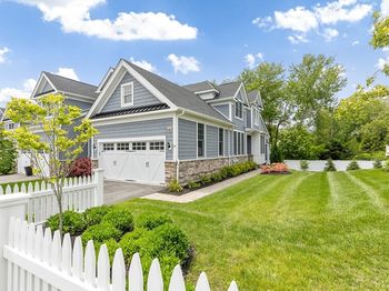 10 Benjamin Ln
