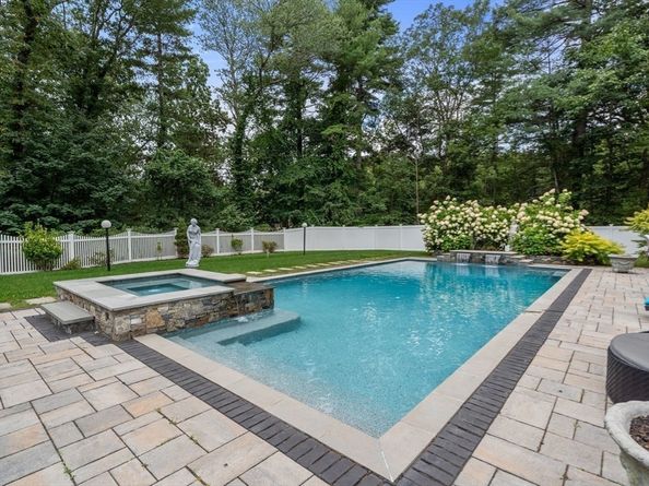18 Village Hill Road, Dover MA 02030