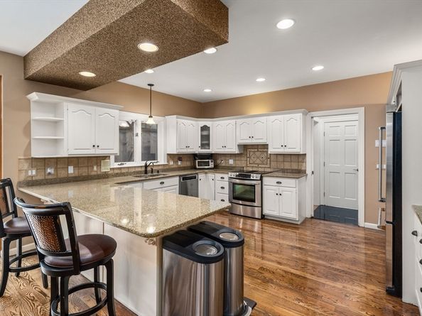 18 Village Hill Road, Dover MA 02030