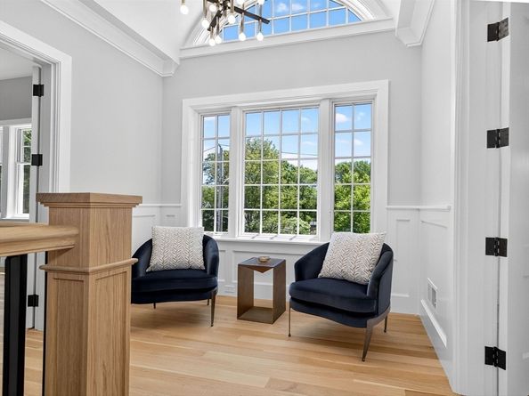 7 Mountview Rd, Wellesley MA 02481