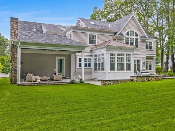 7 Mountview Rd, Wellesley MA 02481