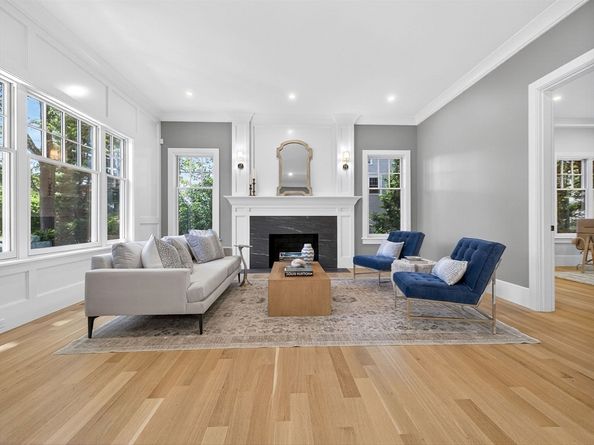 7 Mountview Rd, Wellesley MA 02481