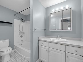 688 Boston Post Rd E 228, Marlborough MA 01752