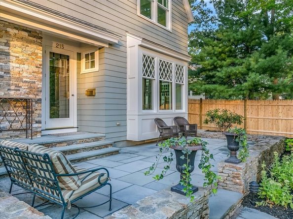 215 Lake Ave, Newton MA 02459