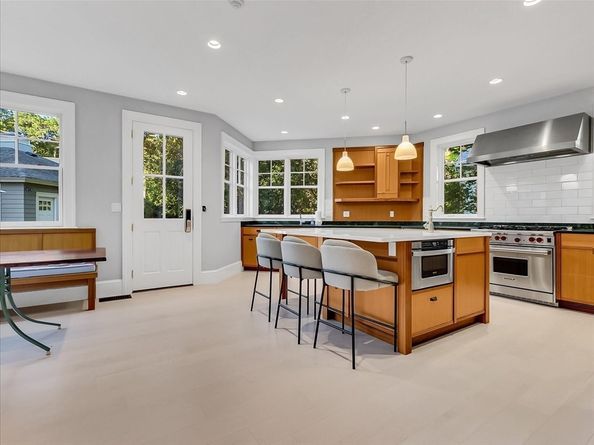 215 Lake Ave, Newton MA 02459