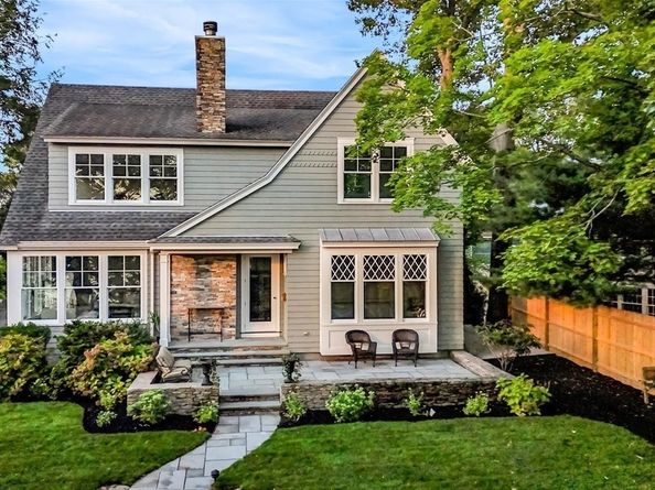 215 Lake Ave, Newton MA 02459