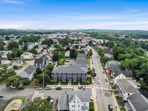 172 Bright St 3, Waltham MA 02453