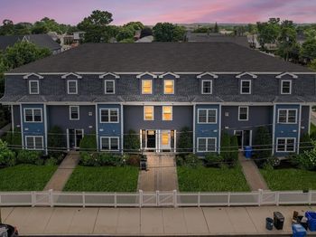 172 Bright St