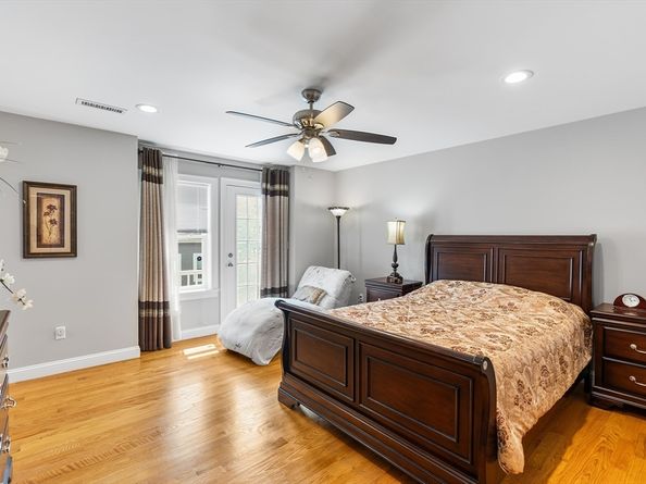 172 Bright St 3, Waltham MA 02453