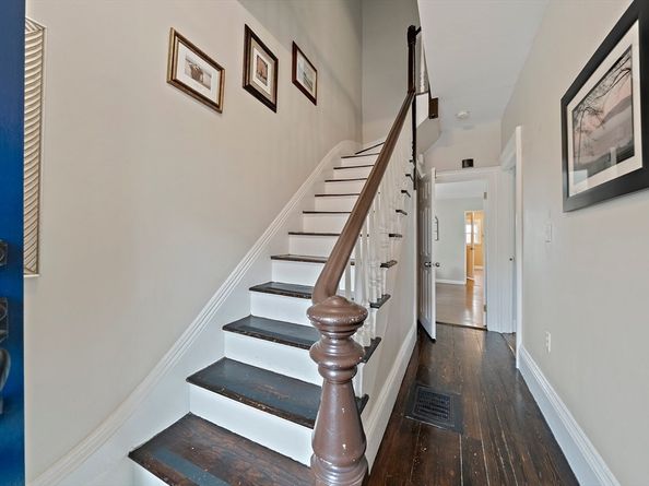 24 Moseley St, Boston MA 02125