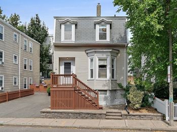 24 Moseley St