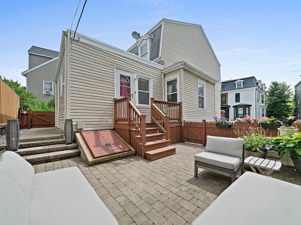 24 Moseley St, Boston MA 02125
