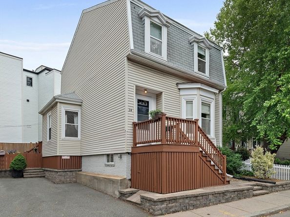 24 Moseley St, Boston MA 02125
