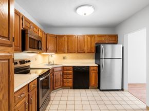 200 Ridgefield Cir C, Clinton MA 01510