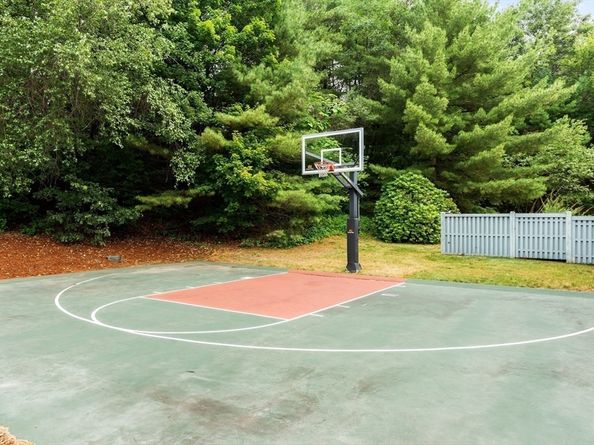 200 Ridgefield Cir C, Clinton MA 01510