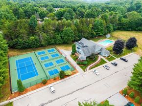 200 Ridgefield Cir C, Clinton MA 01510