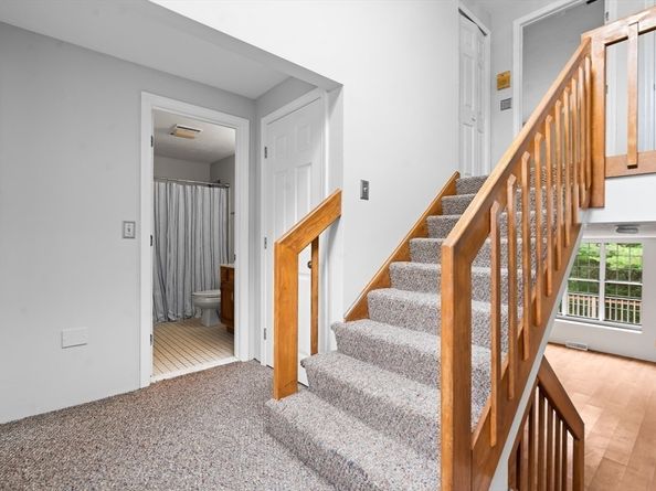 200 Ridgefield Cir C, Clinton MA 01510