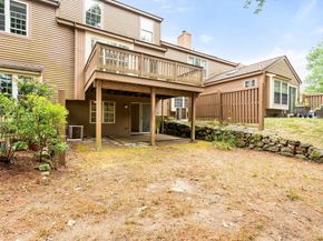 200 Ridgefield Cir C, Clinton MA 01510