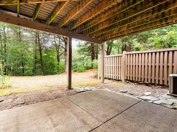 200 Ridgefield Cir C, Clinton MA 01510