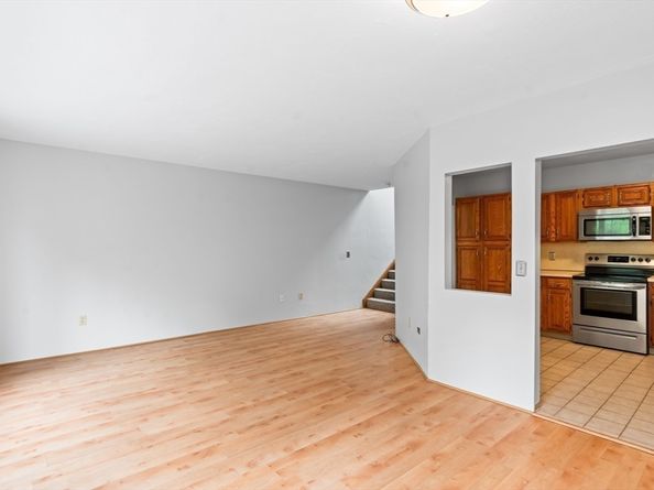 200 Ridgefield Cir C, Clinton MA 01510