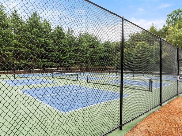 200 Ridgefield Cir C, Clinton MA 01510
