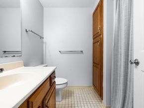 200 Ridgefield Cir C, Clinton MA 01510