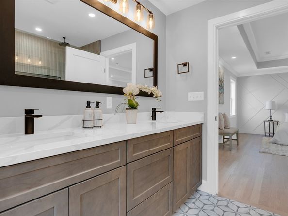 37 Clinton Street 1, Waltham MA 02453