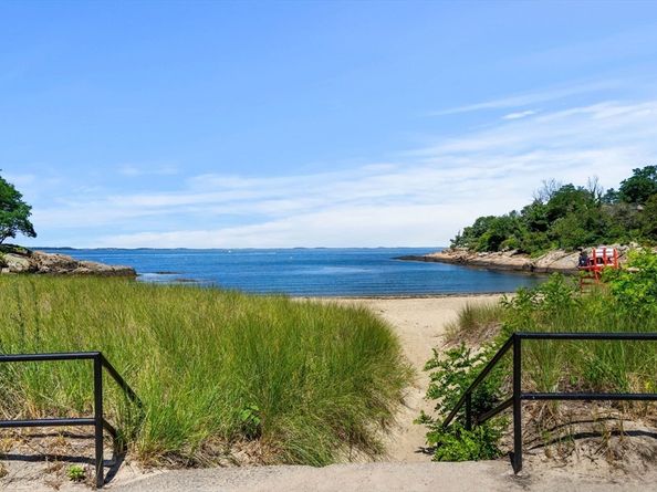 6 Mt Locust Pl 2, Gloucester MA 01930