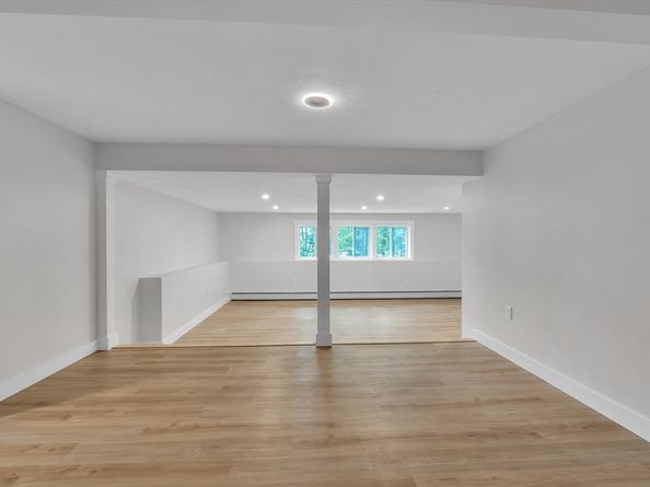 7 Woodlawn Dr, Sturbridge MA 01566