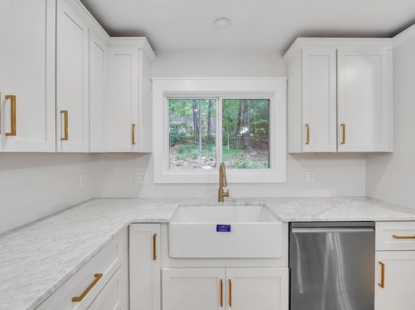 7 Woodlawn Dr, Sturbridge MA 01566