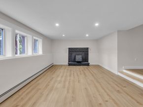 7 Woodlawn Dr, Sturbridge MA 01566