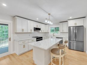 7 Woodlawn Dr, Sturbridge MA 01566