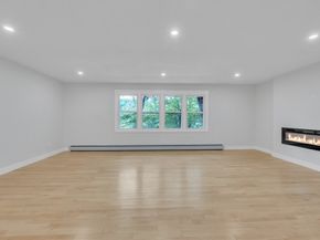 7 Woodlawn Dr, Sturbridge MA 01566