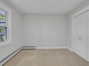7 Woodlawn Dr, Sturbridge MA 01566