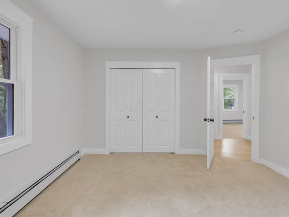 7 Woodlawn Dr, Sturbridge MA 01566