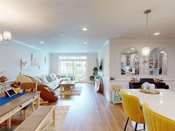 320 Middlesex Ave
