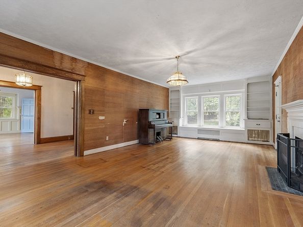 29 Brigham Park, Fitchburg MA 01420