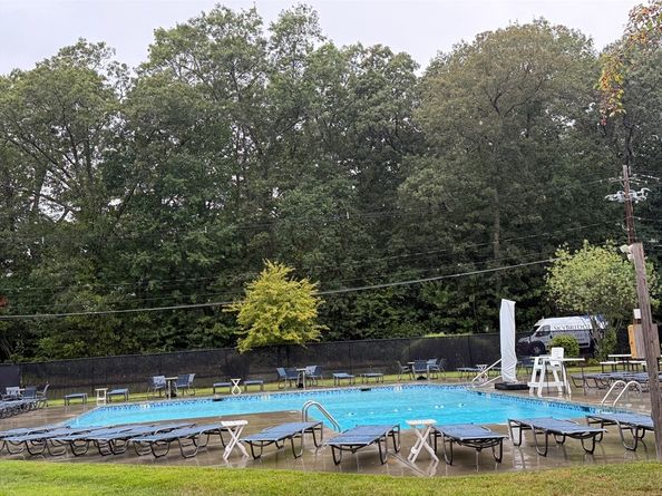 7 Village Way 4, Natick MA 01760