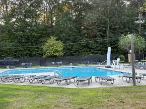 7 Village Way 4, Natick MA 01760