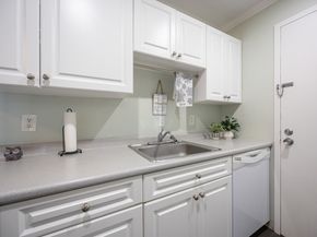 7 Village Way 4, Natick MA 01760