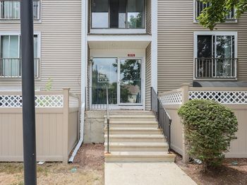 7 Village Way