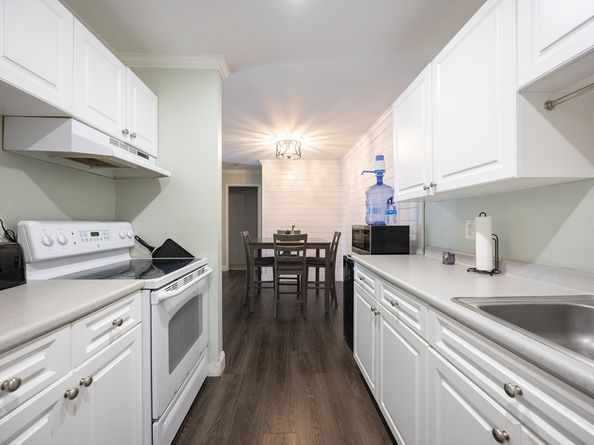 7 Village Way 4, Natick MA 01760