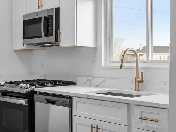 52 Bonair St, Somerville MA 02145